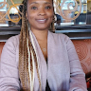 Meet your Posher, Yolanda